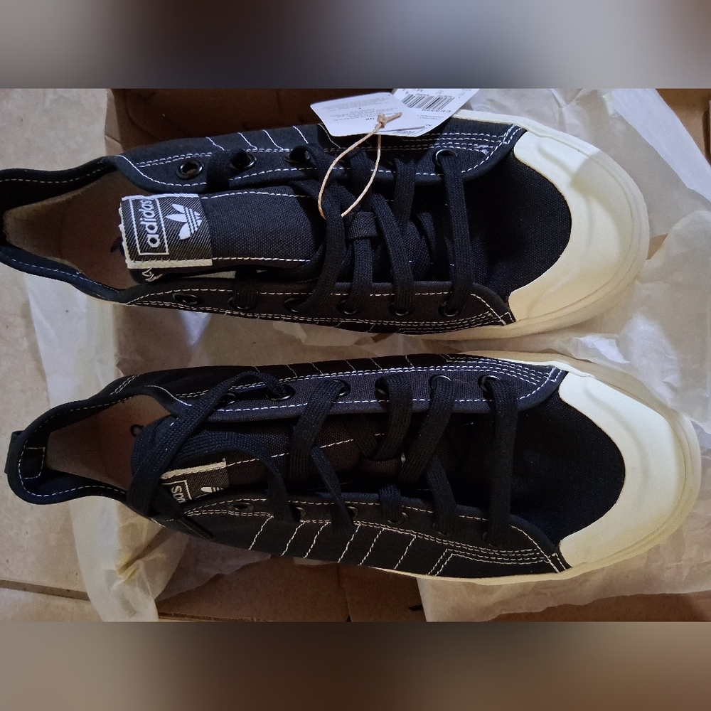 Adidas Men's Black and White Canvas Sneakers 3 Stripe Nizza 10.5 Nwt And Box - Picture 9 of 13